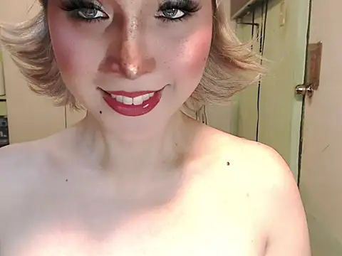 Ezradeliciosa online show from June 11, 2026, 2:53 am