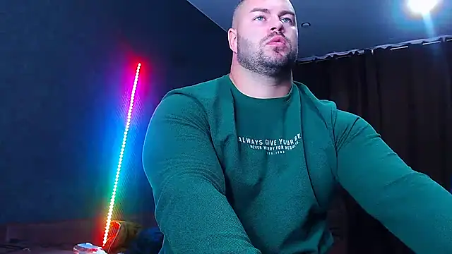 muscularjohnforuX online show from October 3, 2025, 8:55 am