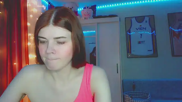 Snapshot of Klementa chatting on June 24, 2026, 6:29 pm Klementa online show from June 24, 2026, 6:29 pm