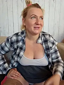 Marushka online show from September 27, 2025, 7:02 am