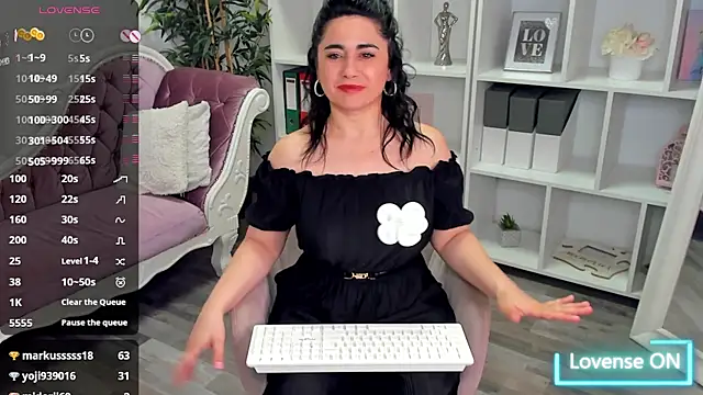 EmaBrownie online show from June 11, 2026, 12:32 am