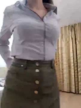 baby sweet girl  online show from October 10, 2025, 9:03 pm