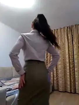 baby sweet girl  online show from October 11, 2025, 9:13 pm