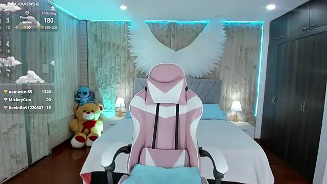 floryn susana online show from February 7, 2025, 9:58 pm