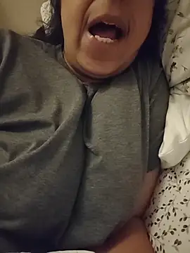 Susannemilf online show from February 25, 2026, 2:43 am