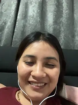  Bellatrixy  online show from April 29, 2026, 4:44 pm