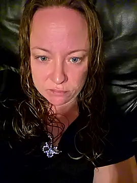 julimonroe online show from October 20, 2025, 11:43 am