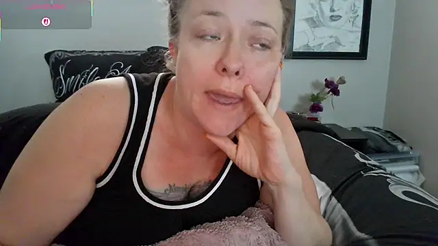 julimonroe online show from October 26, 2025, 10:15 pm