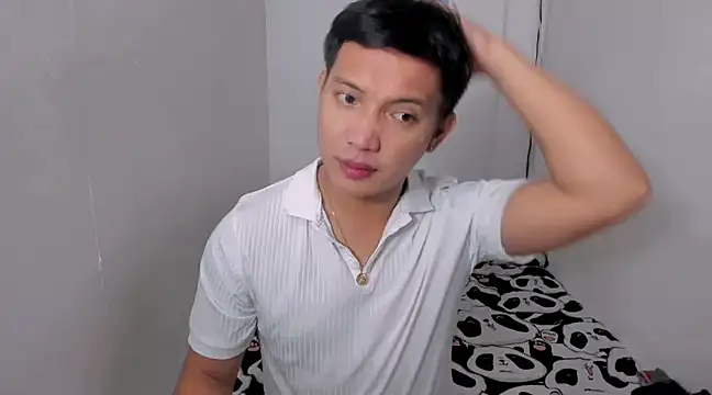 xSebastian19 online show from December 16, 2024, 4:27 pm