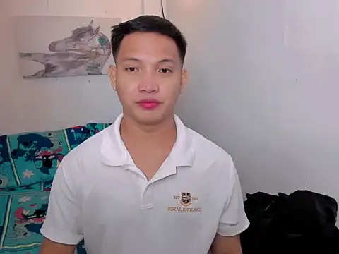 xSebastian19 online show from December 18, 2025, 9:43 pm