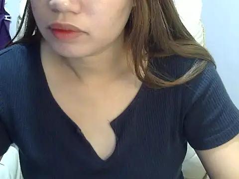    zurIII09  online show from April 5, 2026, 6:27 pm