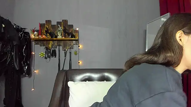 Snapshot of Mistress_Pamela chatting on December 27, 2024, 3:53 am Mistress Pamela online show from December 27, 2024, 3:53 am