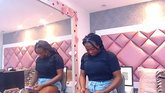 DanielaDuff online show from March 3, 2026, 7:42 pm