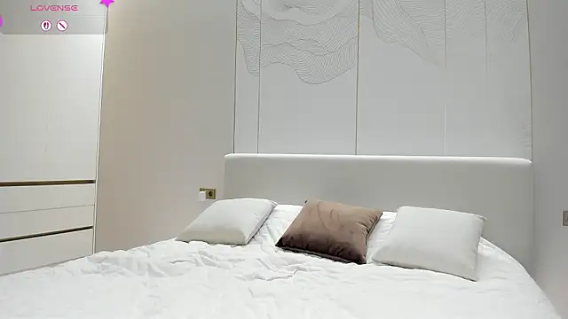 Snapshot of JenniferQueen11 chatting on February 13, 2026, 4:14 pm JenniferQueen11 online show from February 13, 2026, 4:14 pm