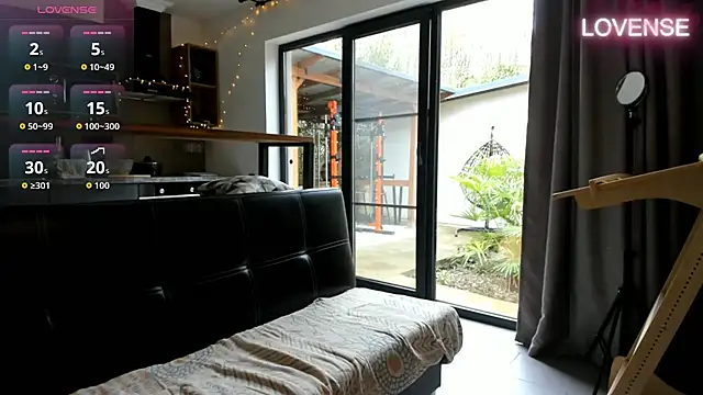 ElizSweet online show from March 31, 2026, 9:32 am