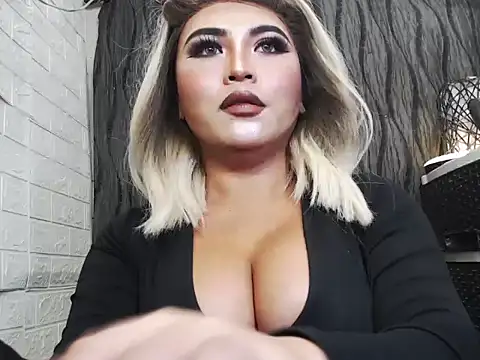 Snapshot of x12inchanaconda chatting on October 11, 2025, 12:21 am x12inchanaconda online show from October 11, 2025, 12:21 am