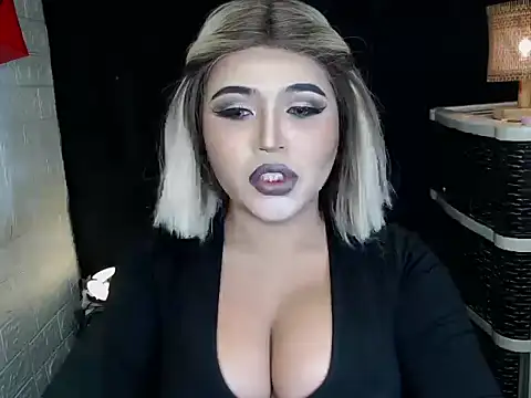 Snapshot of x12inchanaconda chatting on February 12, 2026, 12:27 am x12inchanaconda online show from February 12, 2026, 12:27 am