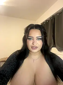 Snapshot of EmiliaPetrova chatting on November 16, 2025, 10:26 pm EmiliaPetrova online show from November 16, 2025, 10:26 pm