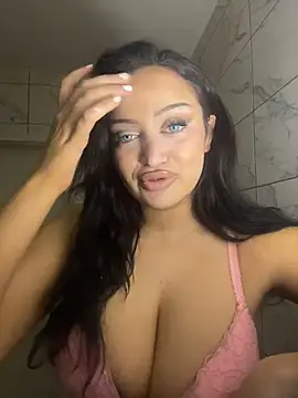 Snapshot of EmiliaPetrova chatting on March 9, 2026, 12:03 am EmiliaPetrova online show from March 9, 2026, 12:03 am