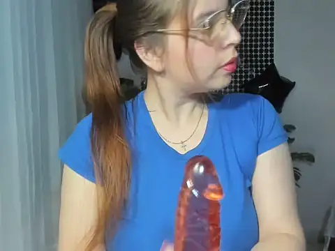 lorenitabella online show from October 24, 2025, 8:33 am