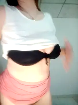 lorenitabella online show from March 19, 2026, 8:40 am