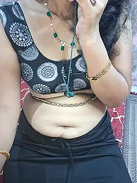 Snapshot of XBHUUME chatting on December 2, 2024, 8:55 pm XBHUUME online show from December 2, 2024, 8:55 pm