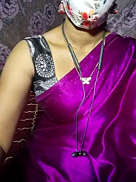 Snapshot of XBHUUME chatting on January 28, 2025, 5:03 pm XBHUUME online show from January 28, 2025, 5:03 pm