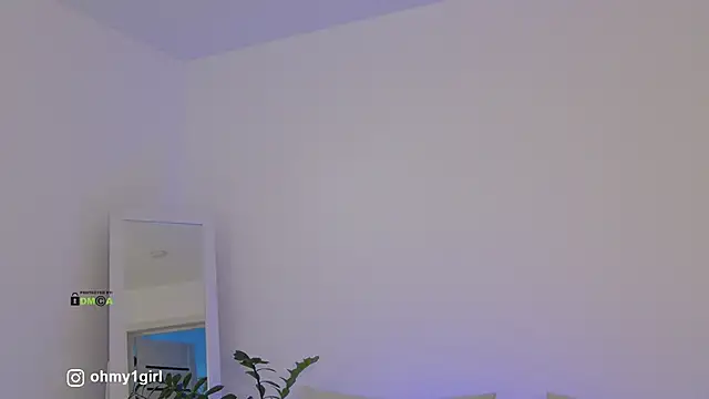 Fallinlove1 online show from February 25, 2026, 3:32 pm