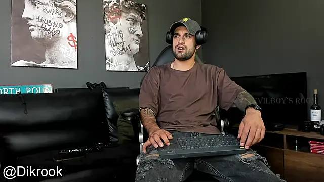 Davevilboy online show from December 4, 2024, 1:09 pm