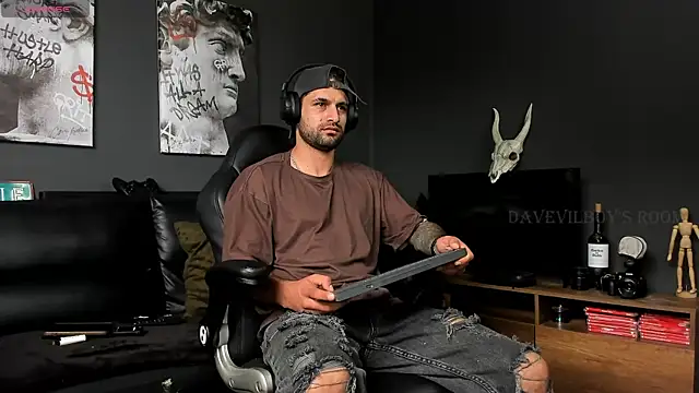 Davevilboy online show from December 4, 2024, 4:16 pm