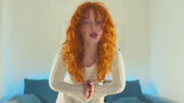 Snapshot of Born_to_Loveee chatting on September 23, 2025, 1:03 pm Born to Loveee online show from September 23, 2025, 1:03 pm