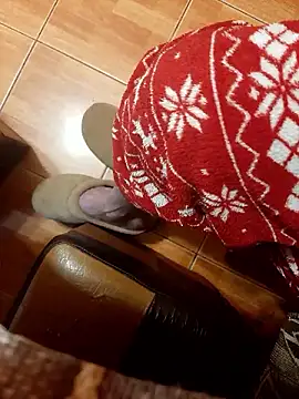 feet toes online show from December 2, 2024, 5:59 am