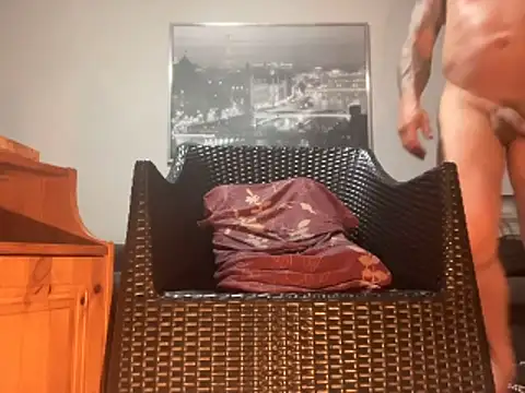 Snapshot of Tyyson03 chatting on December 5, 2025, 8:27 pm Tyyson03 online show from December 5, 2025, 8:27 pm