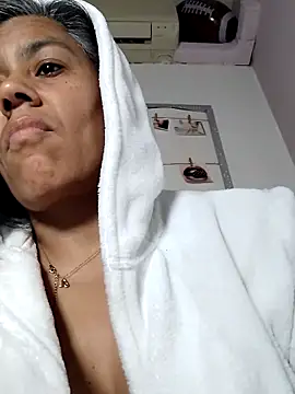 Snapshot of Molly_newman6 chatting on May 7, 2026, 12:10 pm Molly newman6 online show from May 7, 2026, 12:10 pm
