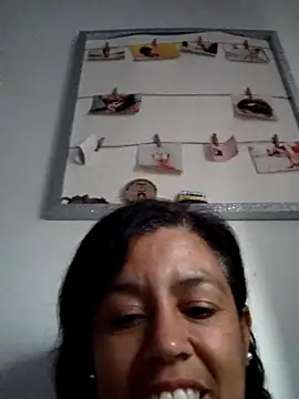 Snapshot of Molly_newman6 chatting on May 28, 2026, 11:18 am Molly newman6 online show from May 28, 2026, 11:18 am