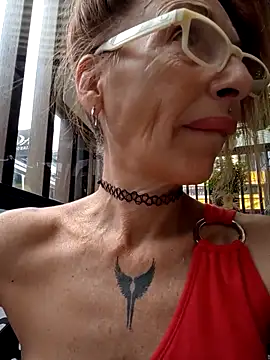 FrozenWaffle online show from April 1, 2026, 2:47 pm