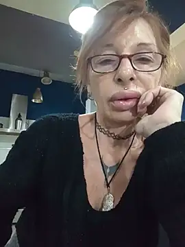 Snapshot of FrozenWaffle chatting on June 17, 2026, 6:31 pm FrozenWaffle online show from June 17, 2026, 6:31 pm