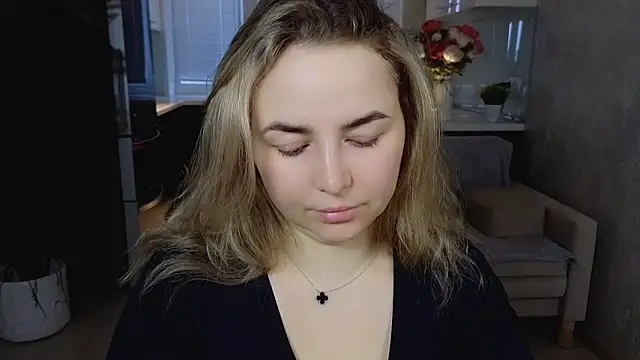 Snapshot of Mira_Mermayd chatting on April 24, 2026, 1:19 am Mira Mermayd online show from April 24, 2026, 1:19 am
