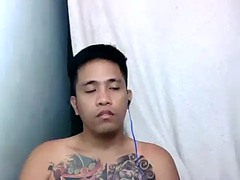 Snapshot of Thyler08 chatting on December 6, 2024, 5:20 am Thyler08 online show from December 6, 2024, 5:20 am