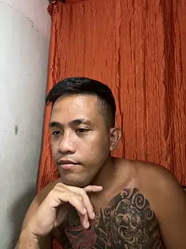 Snapshot of Thyler08 chatting on March 3, 2025, 9:11 am Thyler08 online show from March 3, 2025, 9:11 am