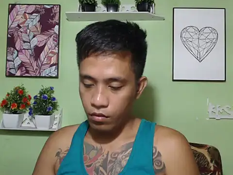 Snapshot of Thyler08 chatting on September 20, 2025, 6:03 am Thyler08 online show from September 20, 2025, 6:03 am