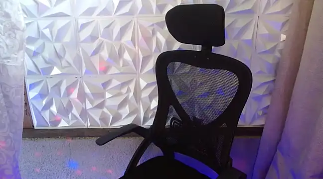 Snapshot of xsweetasian69x chatting on March 22, 2025, 5:49 am xsweetasian69x online show from March 22, 2025, 5:49 am