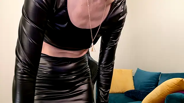 EveEnigma online show from February 1, 2025, 6:19 pm