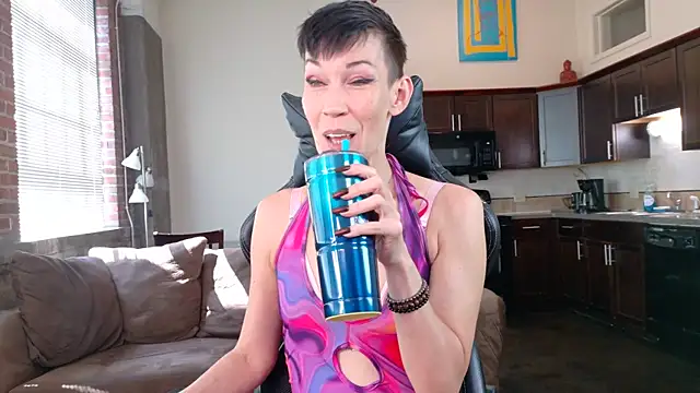 EveEnigma online show from September 12, 2025, 6:41 pm