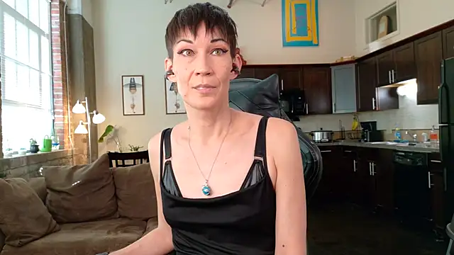 EveEnigma online show from January 10, 2026, 8:21 pm