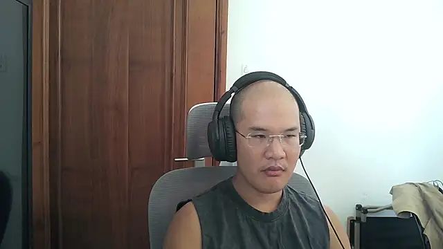 luckyjackie25 online show from June 2, 2026, 1:51 am