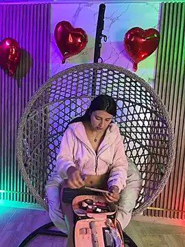 brenda moris01 online show from February 12, 2026, 11:00 pm