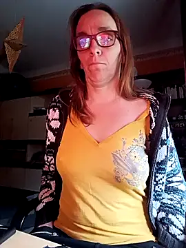 Dettybitch40 online show from October 5, 2025, 7:50 am