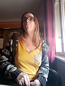 Dettybitch40 online show from October 7, 2025, 8:33 am