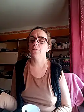 Dettybitch40 online show from October 21, 2025, 12:39 pm